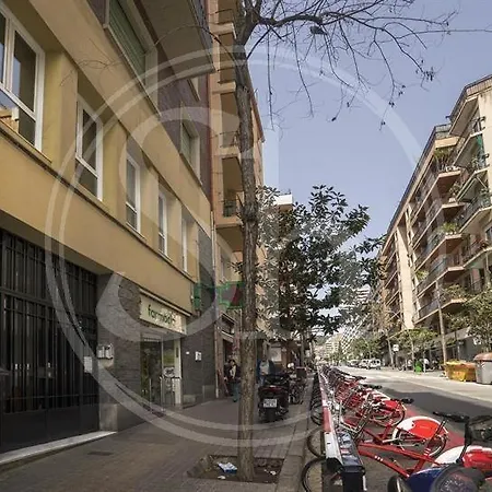 Bonito Cerca Del Parc Gueell Barcelona